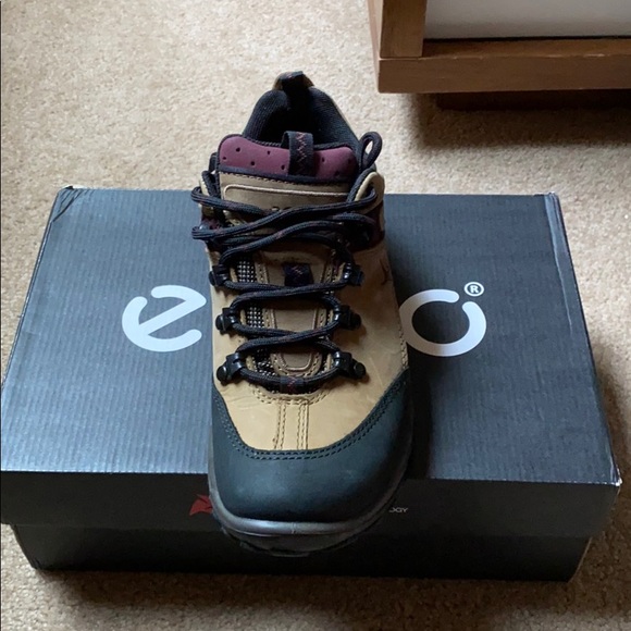 ECCO Hiking Shoes - Picture 3 of 5
